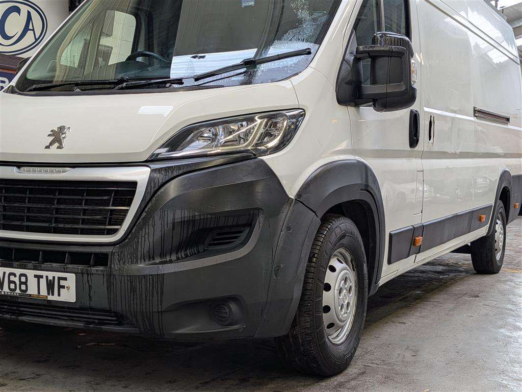 <p>2018 PEUGEOT BOXER 435 PRO L4H2 BLUE H</p>