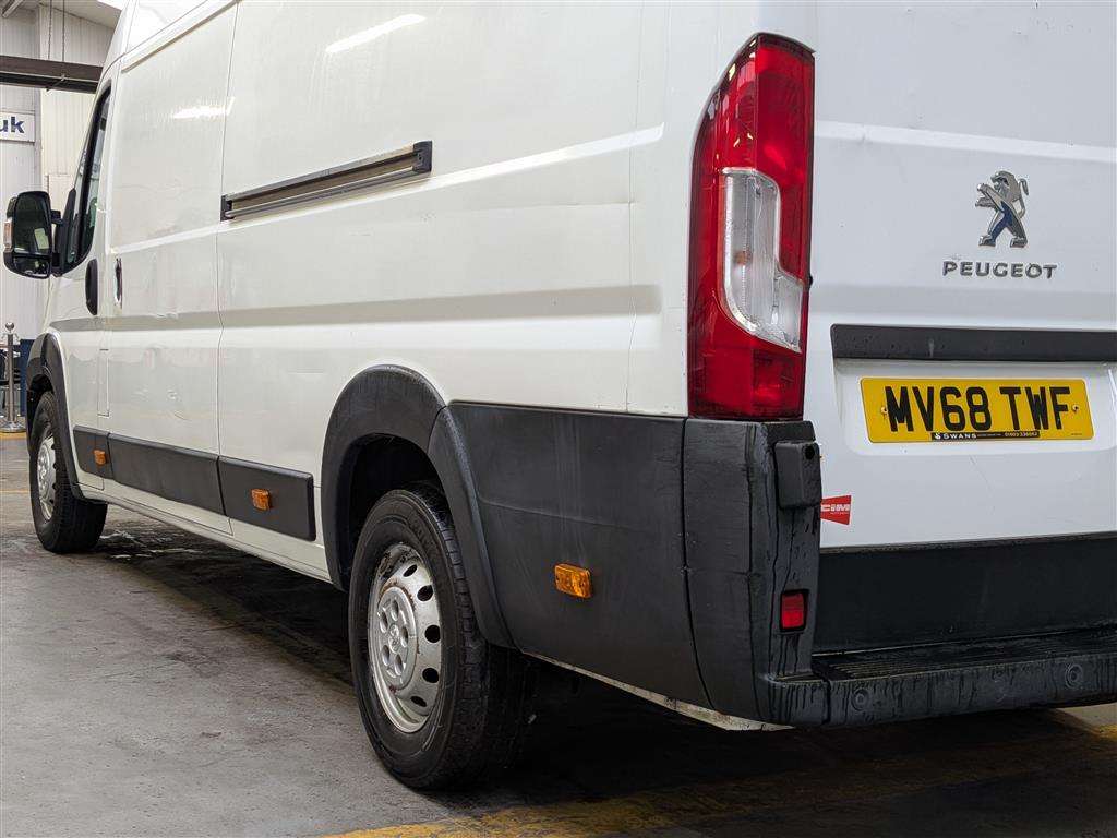 <p>2018 PEUGEOT BOXER 435 PRO L4H2 BLUE H</p>
