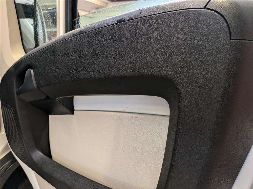 <p>2018 PEUGEOT BOXER 435 PRO L4H2 BLUE H</p>