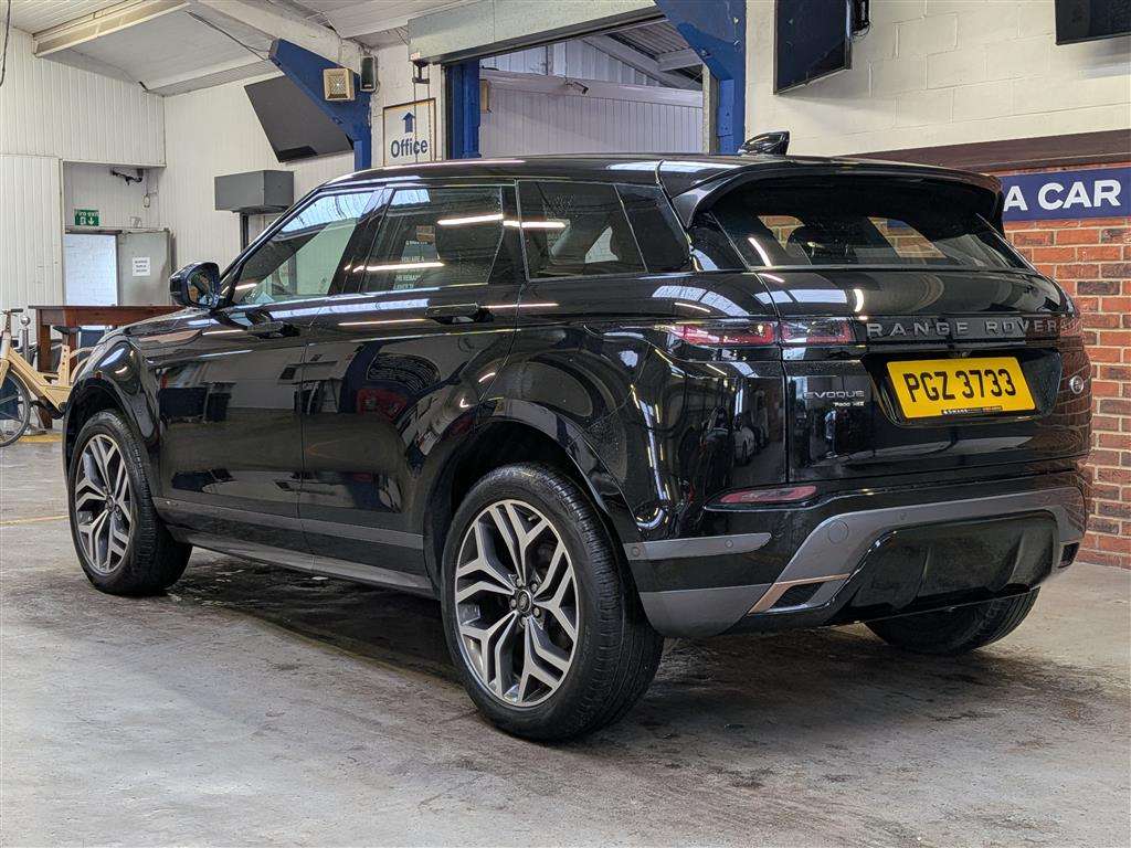 <p>2020 LAND ROVER RANGE ROVER EVOQUE R-DYN</p>