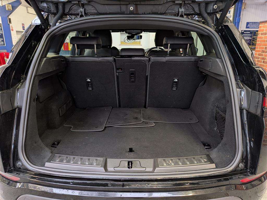 <p>2020 LAND ROVER RANGE ROVER EVOQUE R-DYN</p>
