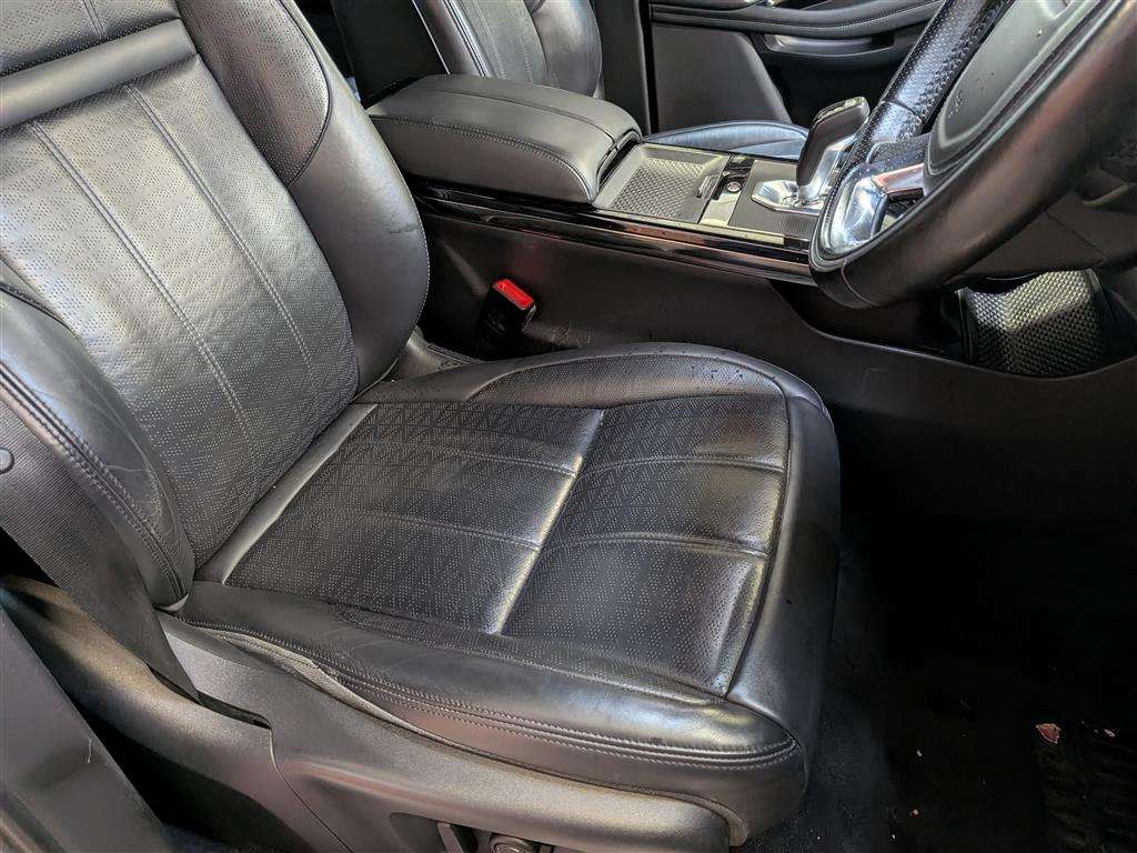 <p>2020 LAND ROVER RANGE ROVER EVOQUE R-DYN</p>