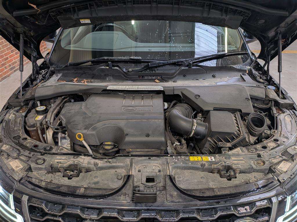 <p>2020 LAND ROVER RANGE ROVER EVOQUE R-DYN</p>