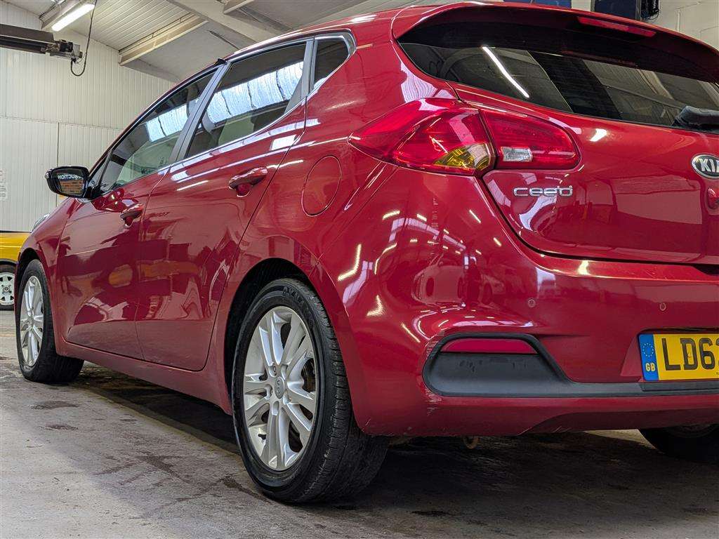 <p>2012 KIA CEED 3 ECODYNAMICS CRDI</p>