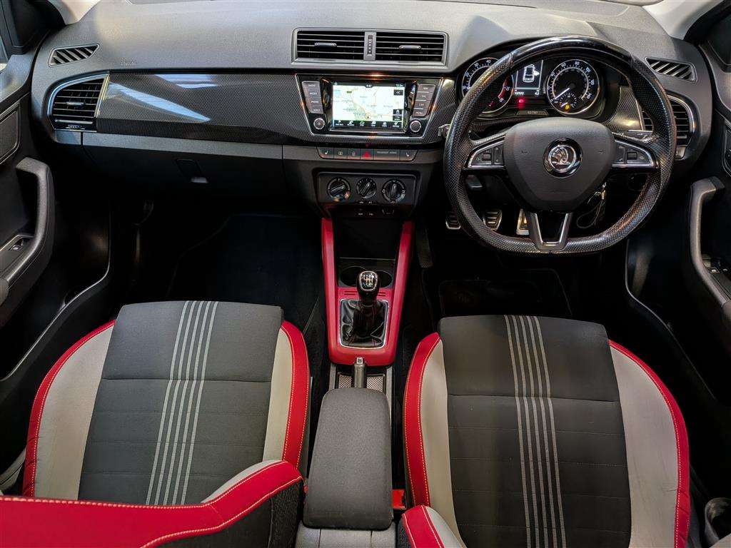 <p>2016 SKODA FABIA MONTE CARLO TSI</p>