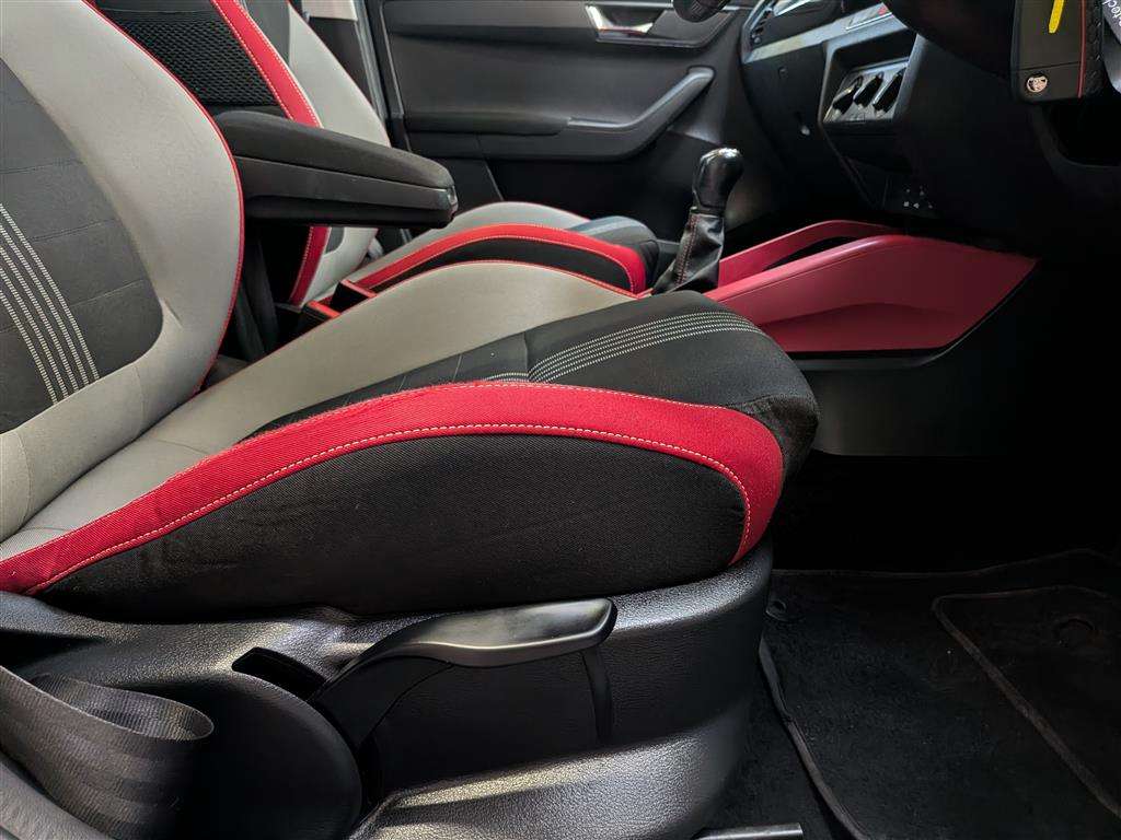 <p>2016 SKODA FABIA MONTE CARLO TSI</p>