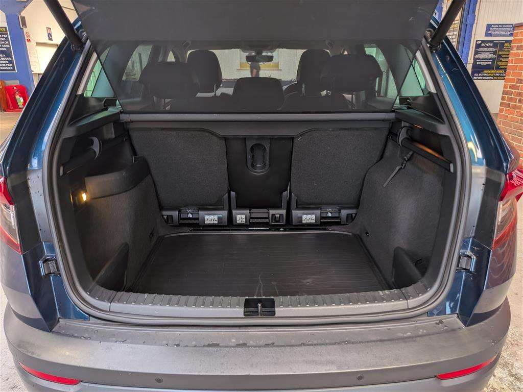 <p>2020 SKODA KAROQ SE L TDI S-A</p>