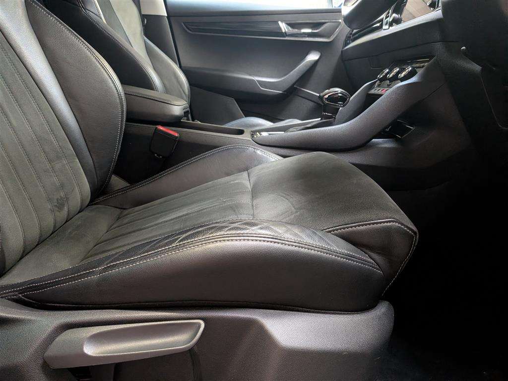 <p>2020 SKODA KAROQ SE L TDI S-A</p>