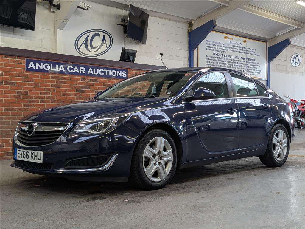 <p>2016 VAUXHALL INSIGNIA DSIGN NAV CDTI E</p>