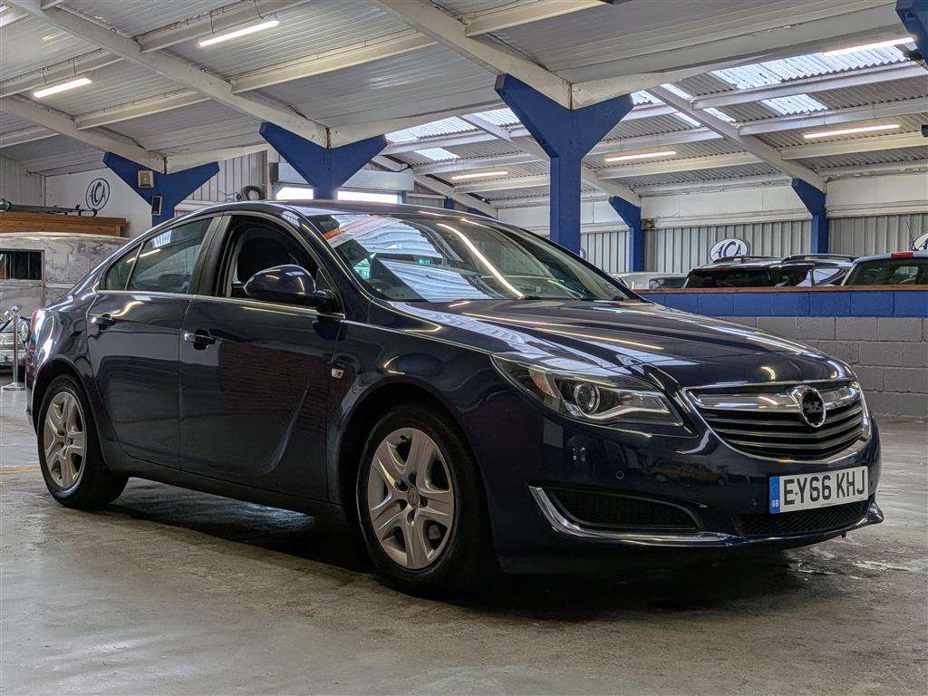 <p>2016 VAUXHALL INSIGNIA DSIGN NAV CDTI E</p>