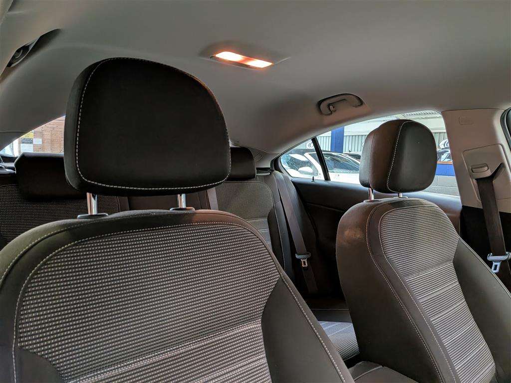 <p>2016 VAUXHALL INSIGNIA DSIGN NAV CDTI E</p>