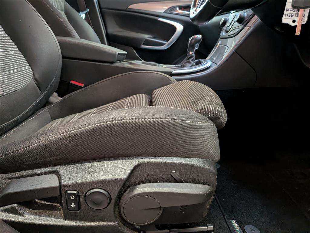 <p>2016 VAUXHALL INSIGNIA DSIGN NAV CDTI E</p>