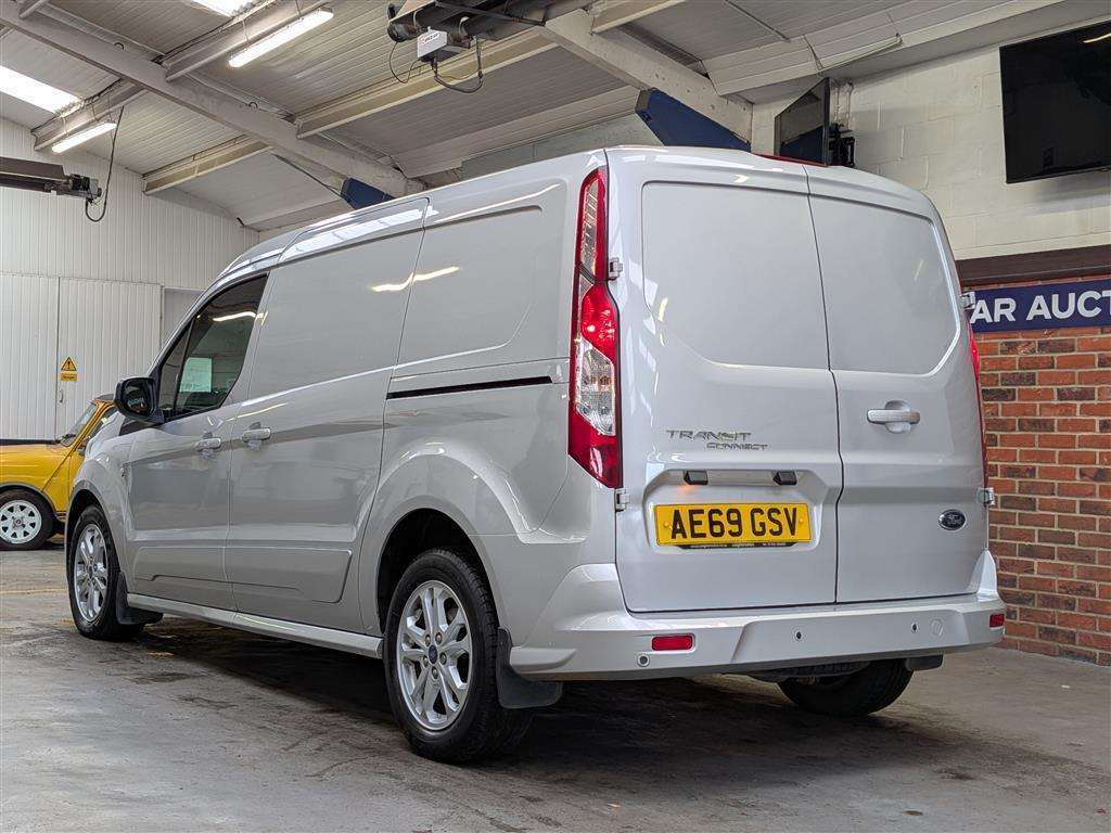 <p>2019 FORD TRANSIT CONNECT 240 LTD T AUTO</p>