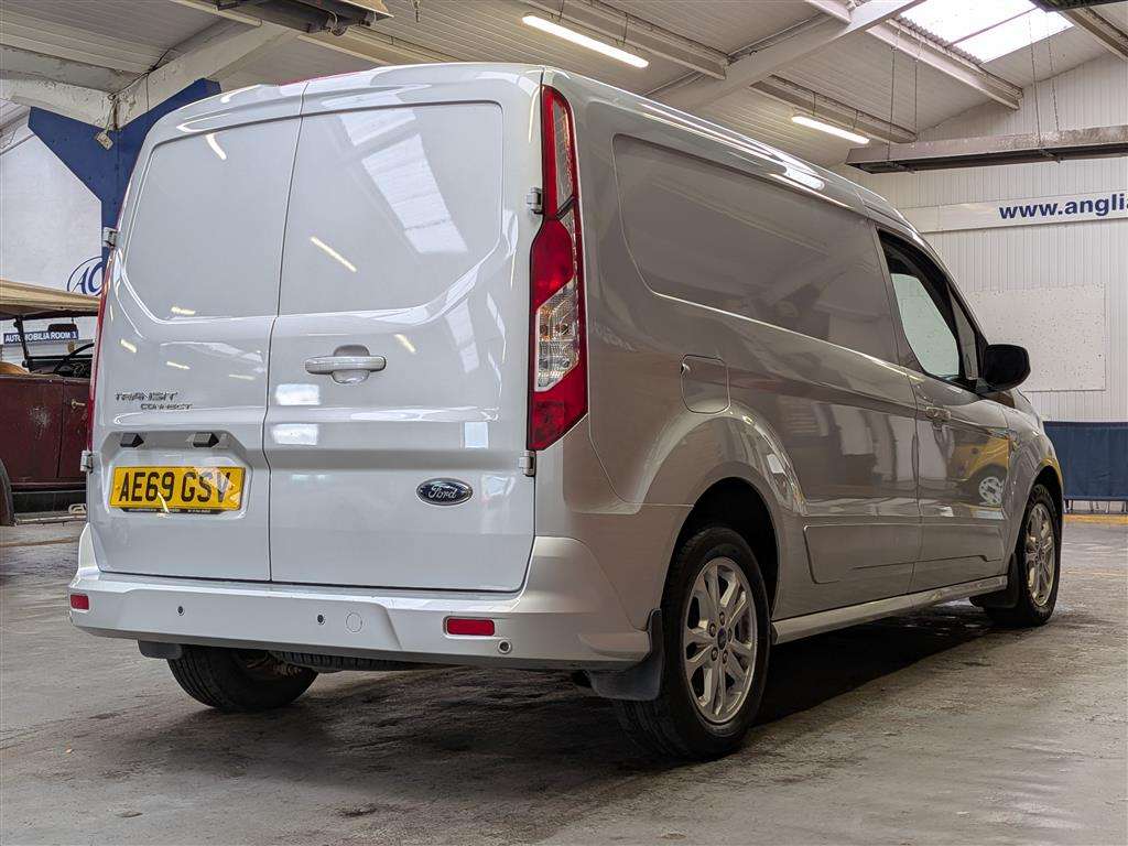 <p>2019 FORD TRANSIT CONNECT 240 LTD T AUTO</p>