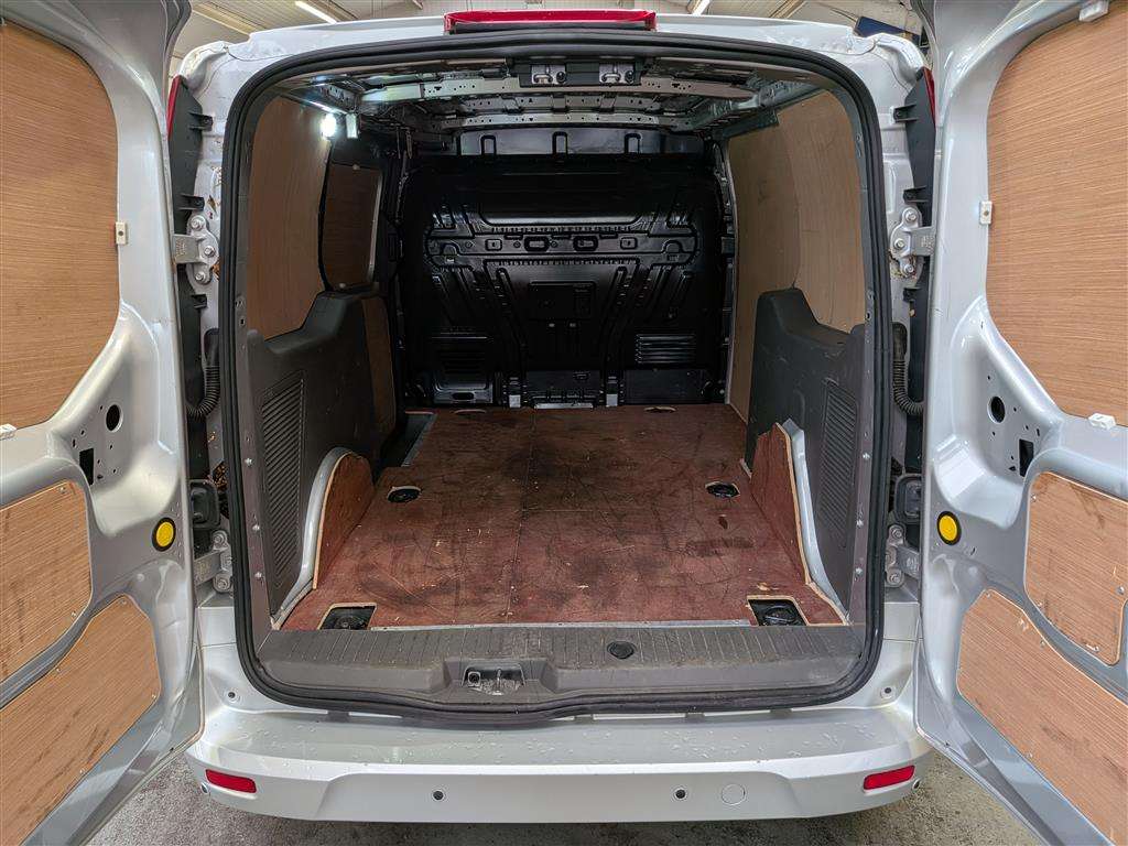 <p>2019 FORD TRANSIT CONNECT 240 LTD T AUTO</p>