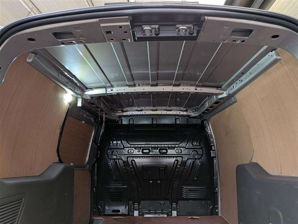 <p>2019 FORD TRANSIT CONNECT 240 LTD T AUTO</p>