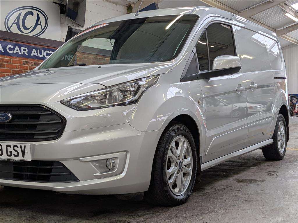 <p>2019 FORD TRANSIT CONNECT 240 LTD T AUTO</p>