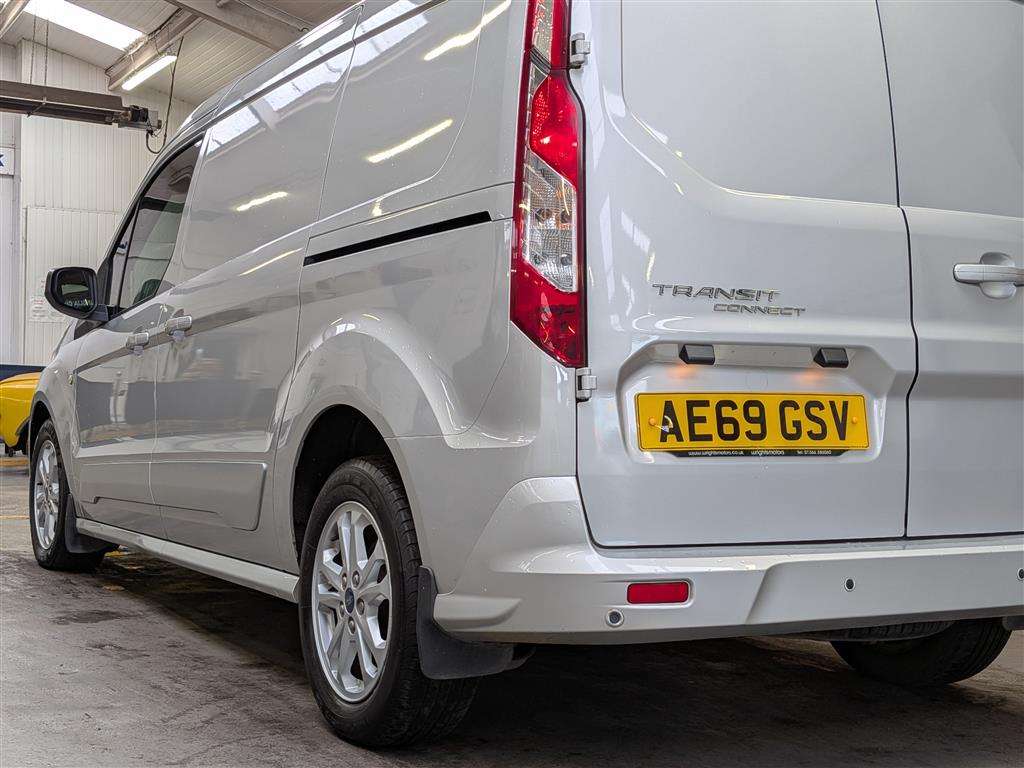 <p>2019 FORD TRANSIT CONNECT 240 LTD T AUTO</p>