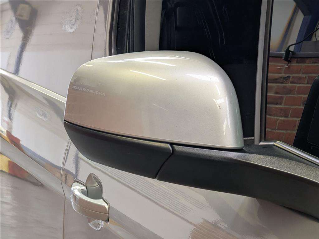 <p>2019 FORD TRANSIT CONNECT 240 LTD T AUTO</p>