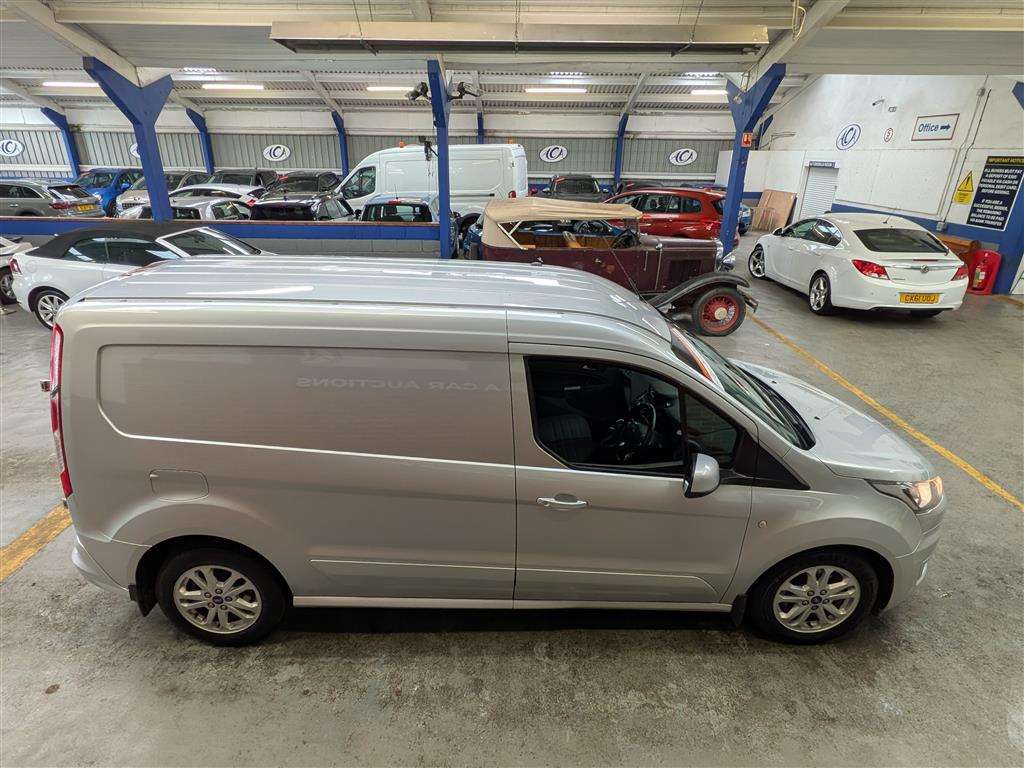 <p>2019 FORD TRANSIT CONNECT 240 LTD T AUTO</p>