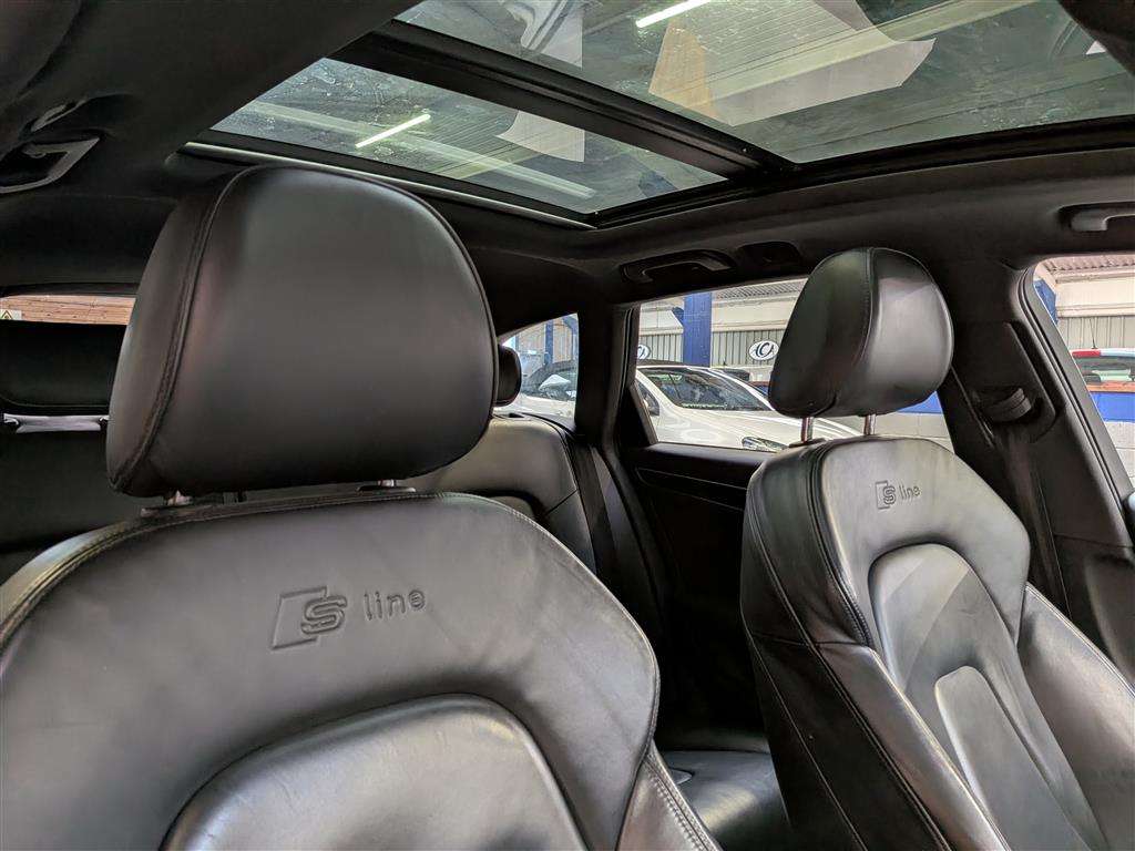 <p>2015 AUDI A4 S LINE BLACK EDITION T</p>