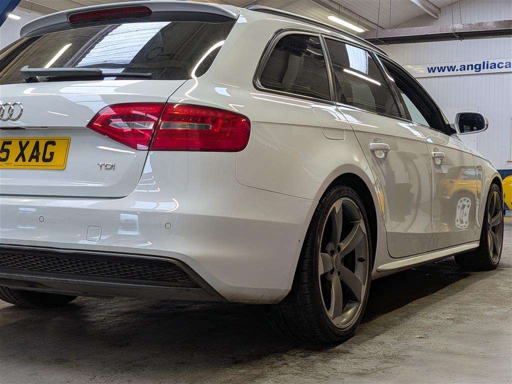 <p>2015 AUDI A4 S LINE BLACK EDITION T</p>