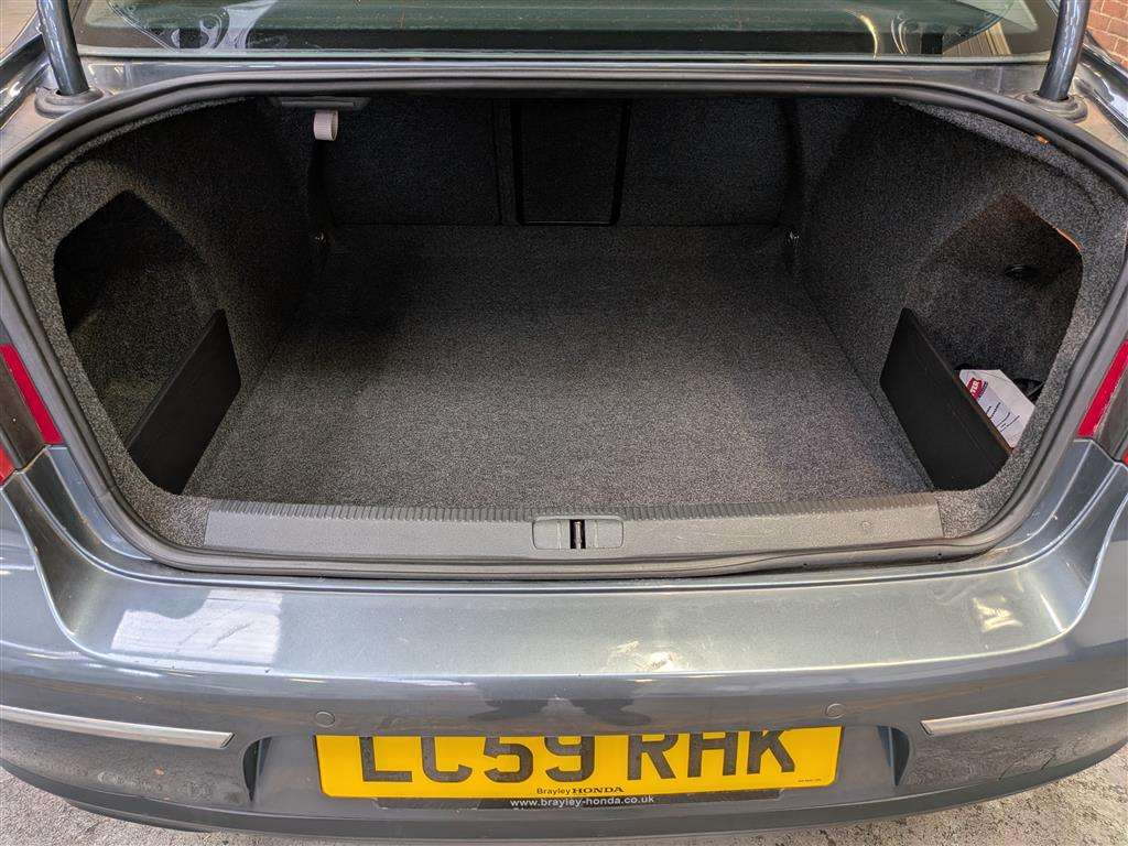 <p>2009 VOLKSWAGEN PASSAT HIGHLINE TDI 140</p>