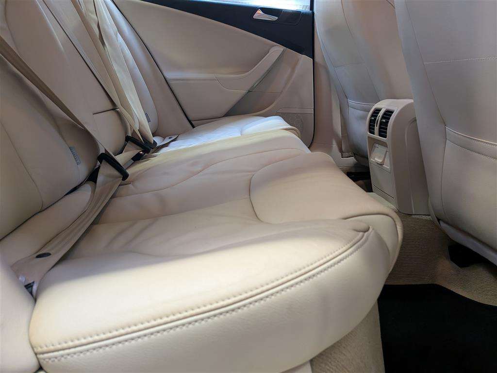 <p>2009 VOLKSWAGEN PASSAT HIGHLINE TDI 140</p>