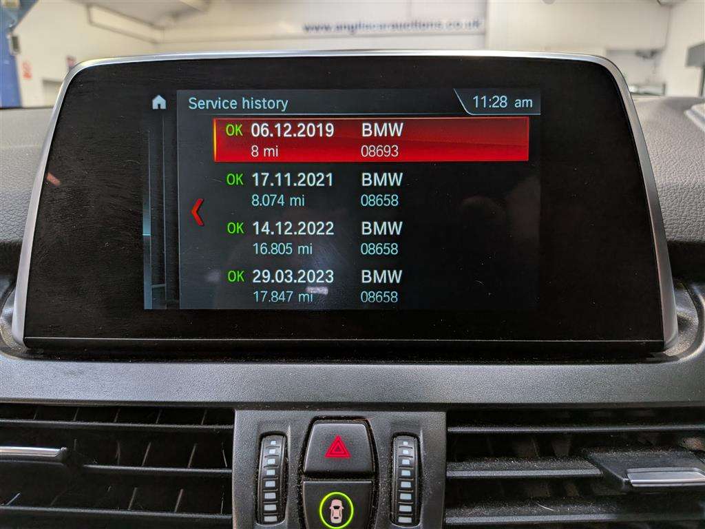 <p>2019 BMW 216D SPORT</p>