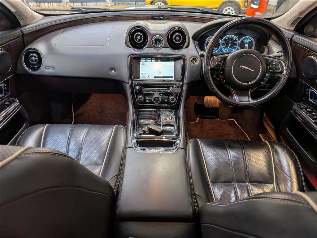 <p>2014 JAGUAR XJ PORTFOLIO V6 D AUTO</p>