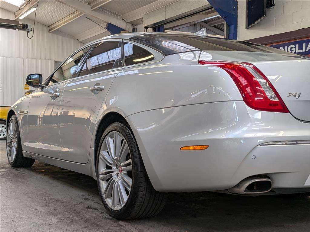 <p>2014 JAGUAR XJ PORTFOLIO V6 D AUTO</p>
