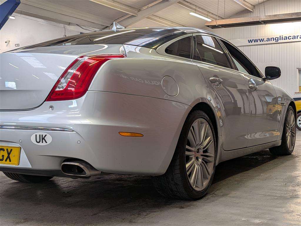 <p>2014 JAGUAR XJ PORTFOLIO V6 D AUTO</p>