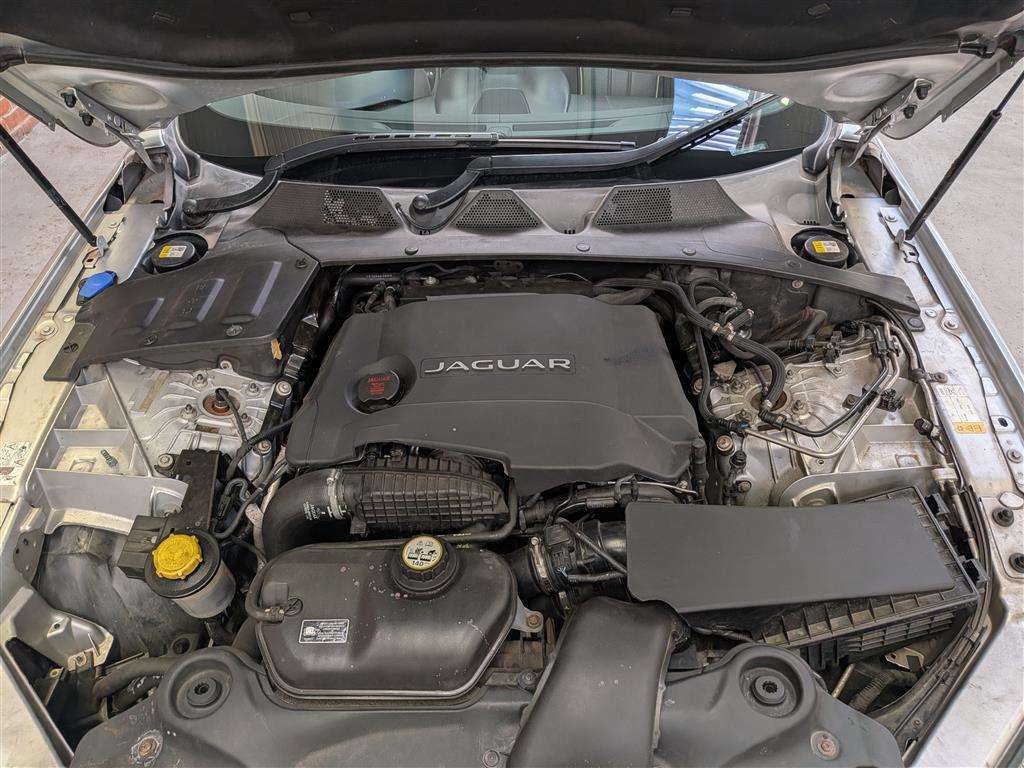 <p>2014 JAGUAR XJ PORTFOLIO V6 D AUTO</p>