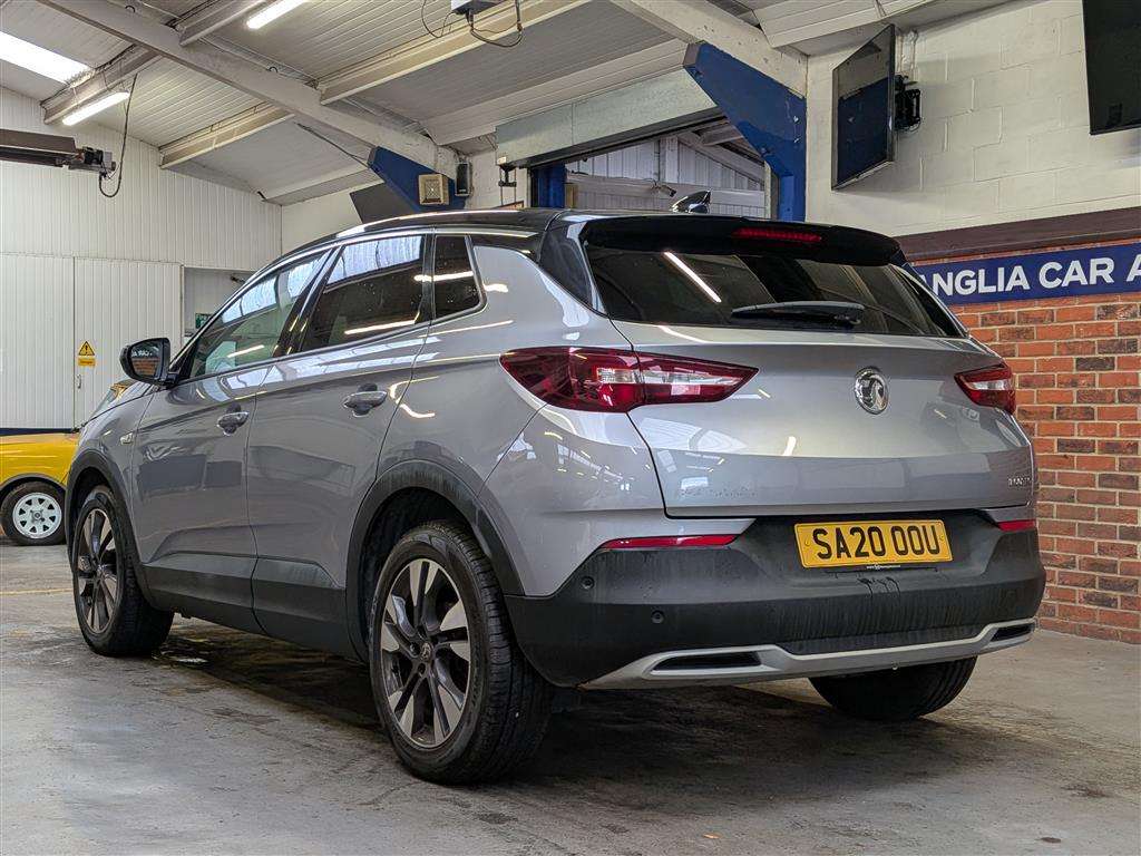 <p>2020 VAUXHALL GRANDLAND X SRI NAV TURBO</p>