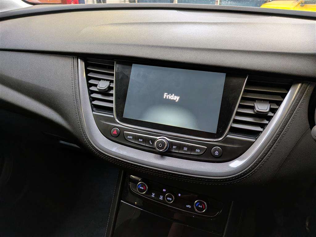 <p>2020 VAUXHALL GRANDLAND X SRI NAV TURBO</p>