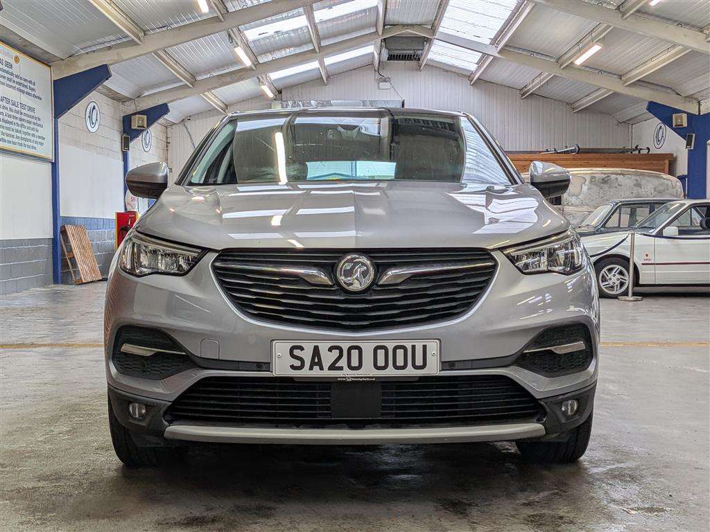 <p>2020 VAUXHALL GRANDLAND X SRI NAV TURBO</p>