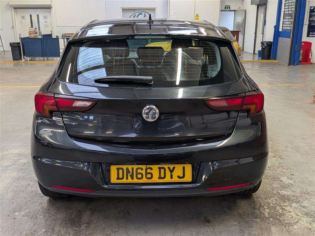 <p>2016 VAUXHALL ASTRA TECH LINE CDTI</p>