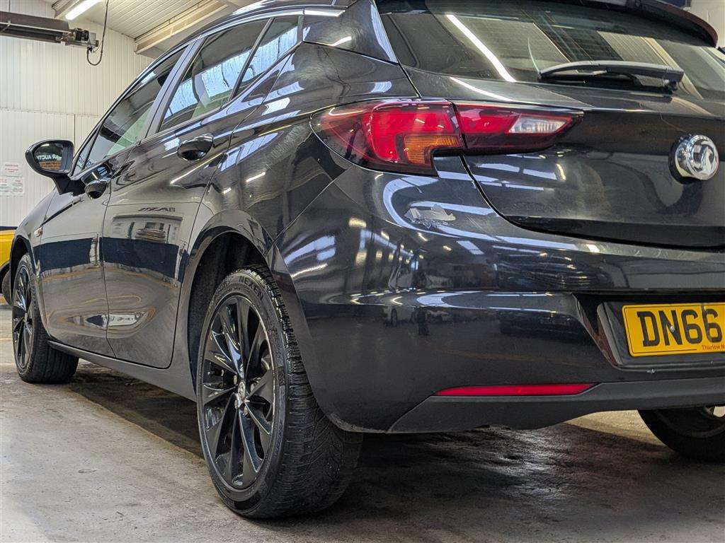 <p>2016 VAUXHALL ASTRA TECH LINE CDTI</p>