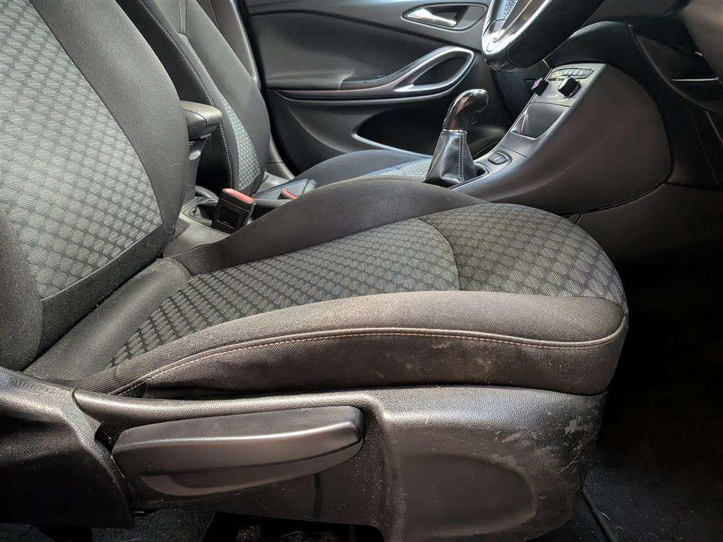 <p>2016 VAUXHALL ASTRA TECH LINE CDTI</p>
