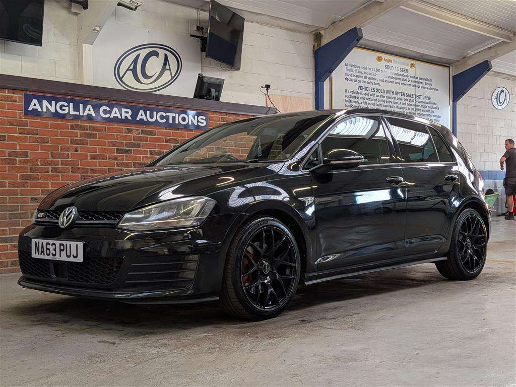 <p>2013 VOLKSWAGEN GOLF GTD</p>