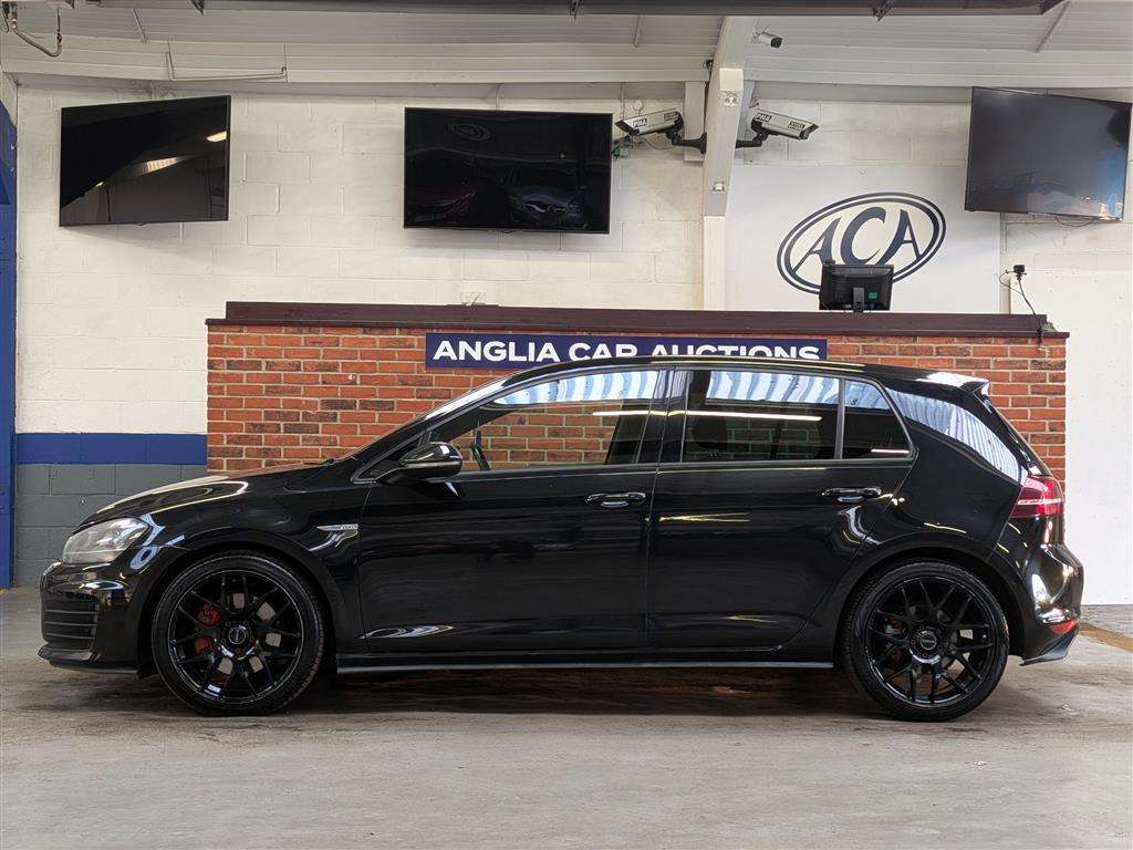 <p>2013 VOLKSWAGEN GOLF GTD</p>