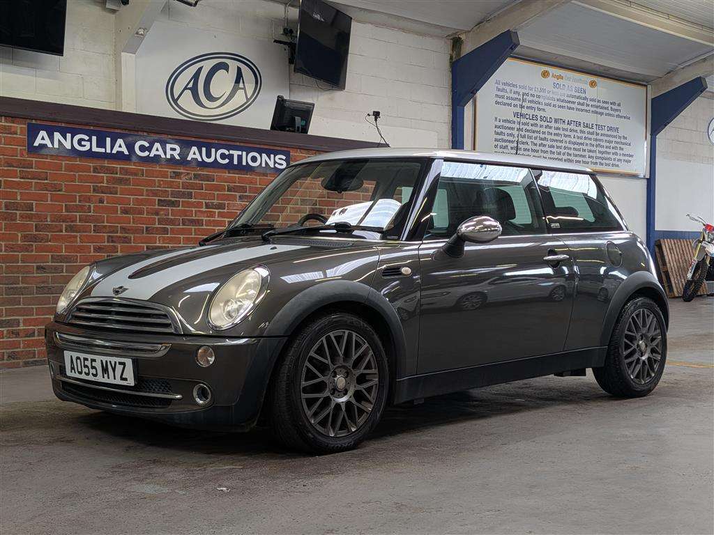 <p>2005 MINI MINI COOPER PARK LANE</p>