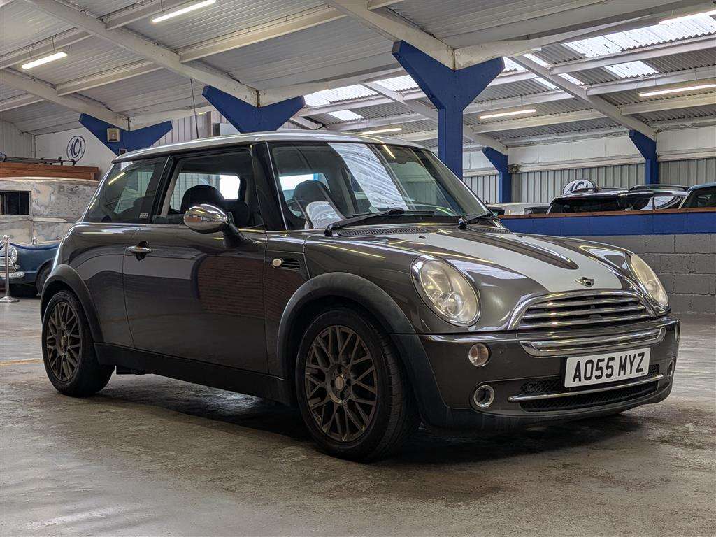 <p>2005 MINI MINI COOPER PARK LANE</p>