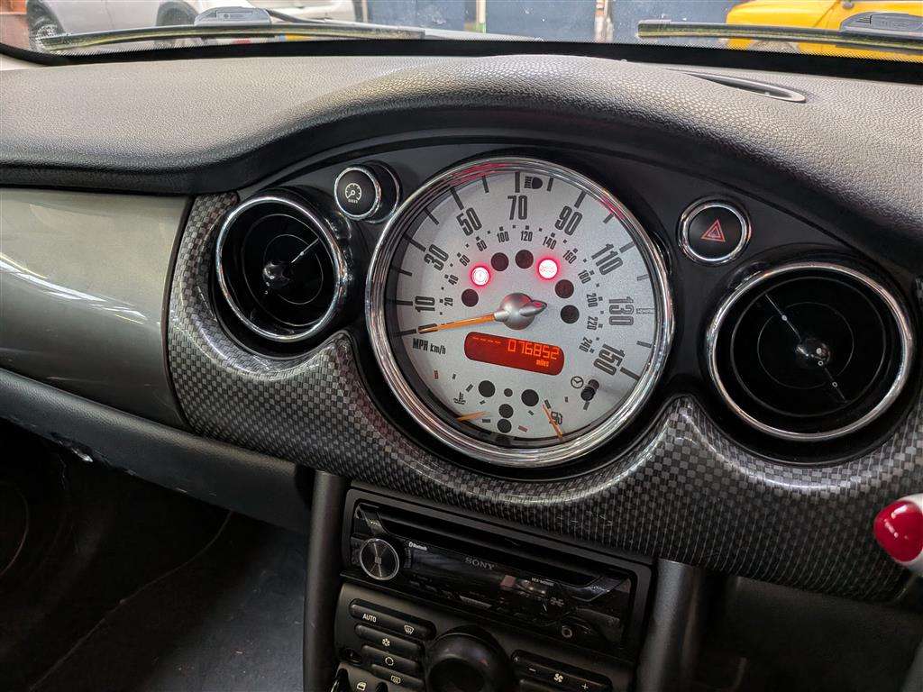 <p>2005 MINI MINI COOPER PARK LANE</p>