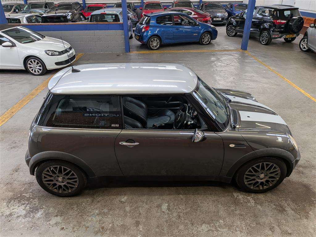 <p>2005 MINI MINI COOPER PARK LANE</p>