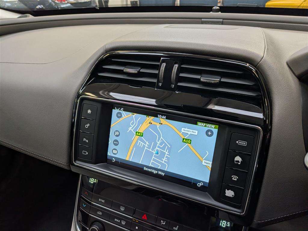 <p>2015 JAGUAR XE PORTFOLIO D AUTO</p>