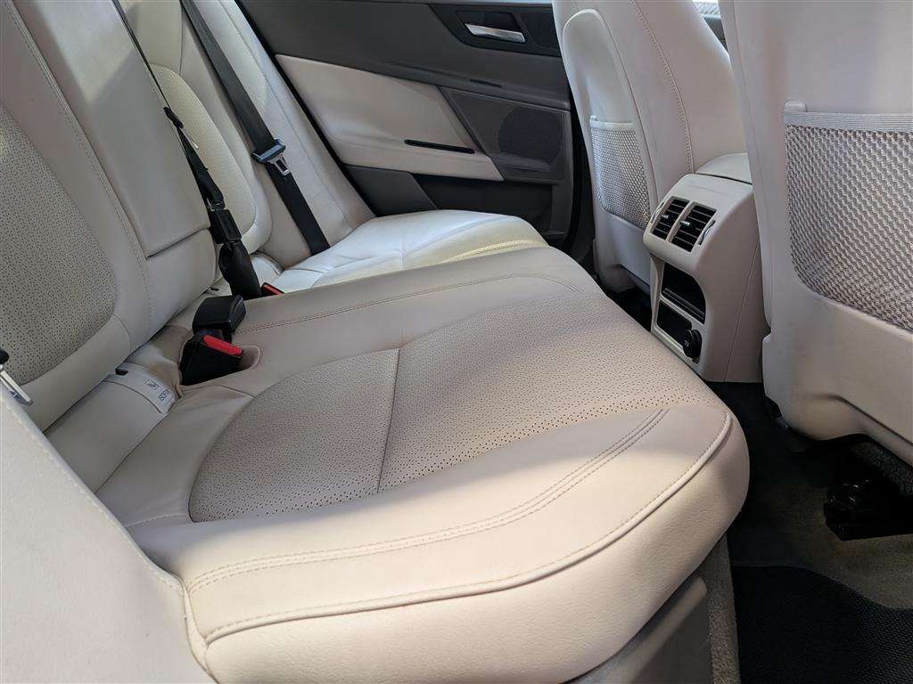 <p>2015 JAGUAR XE PORTFOLIO D AUTO</p>