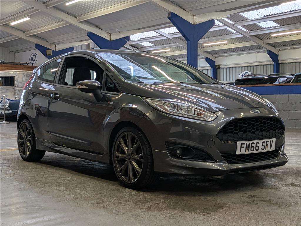 <p>2017 FORD FIESTA ST-LINE</p>