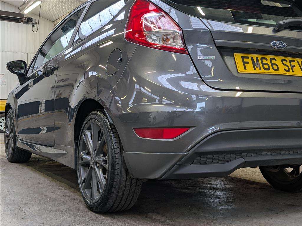 <p>2017 FORD FIESTA ST-LINE</p>
