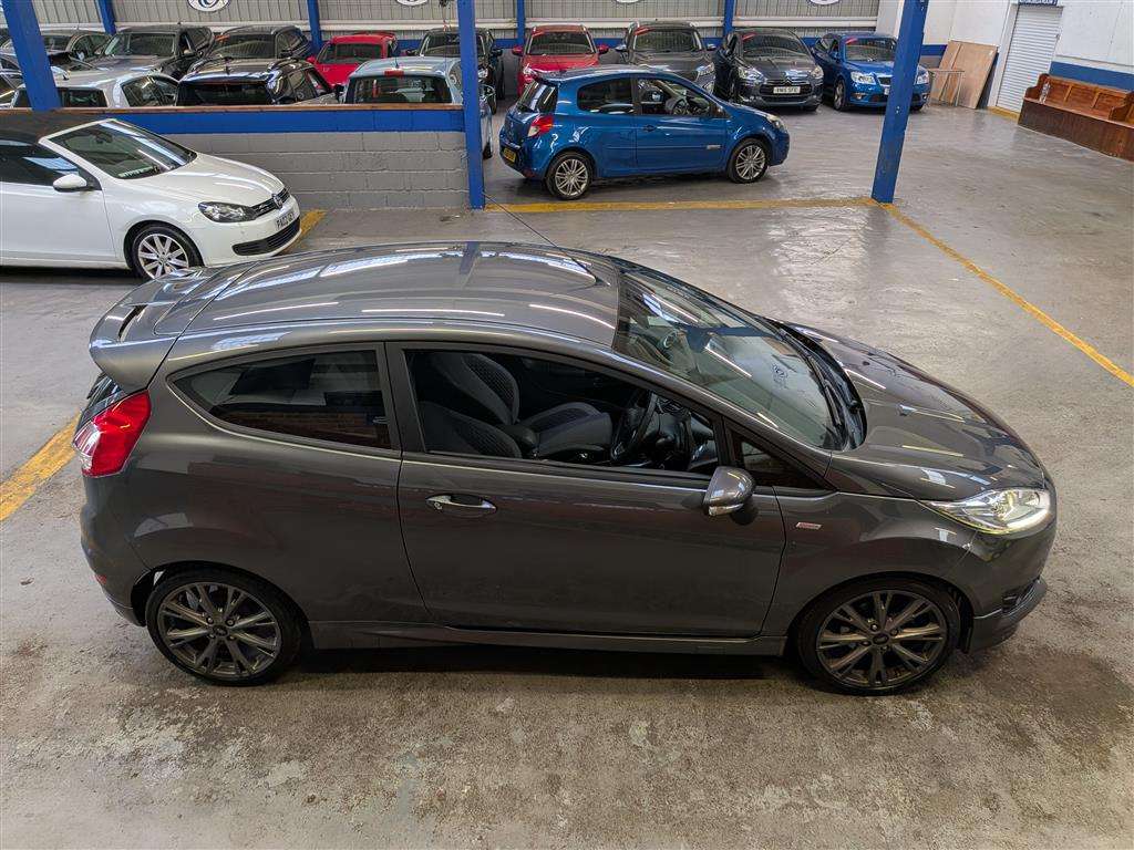 <p>2017 FORD FIESTA ST-LINE</p>